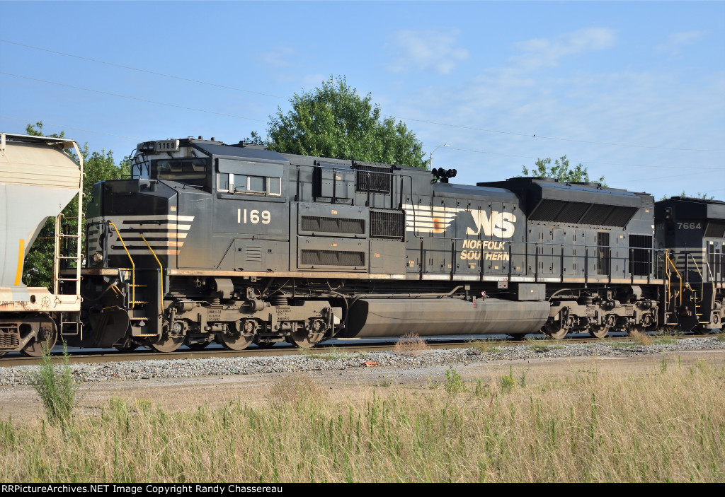NS 1169 Train 192